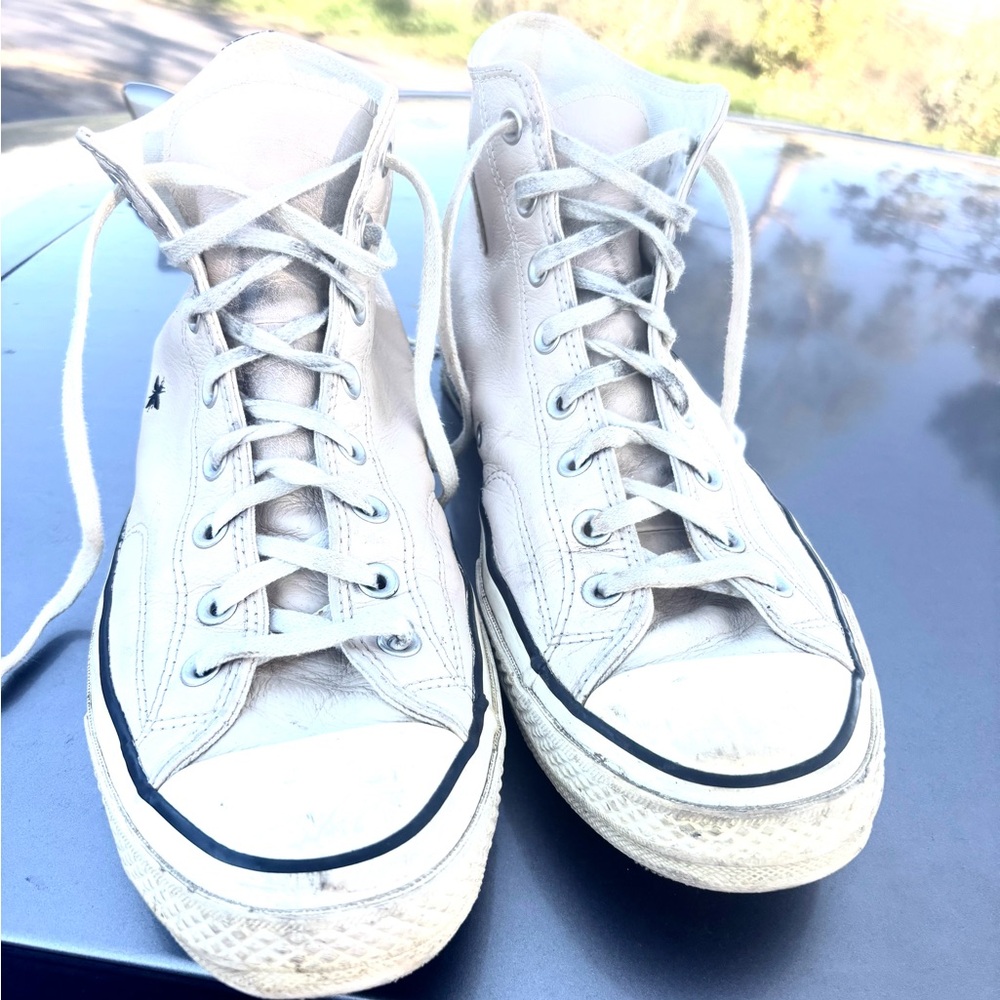 White High-Top Sneakers converse size 12 good condition leather